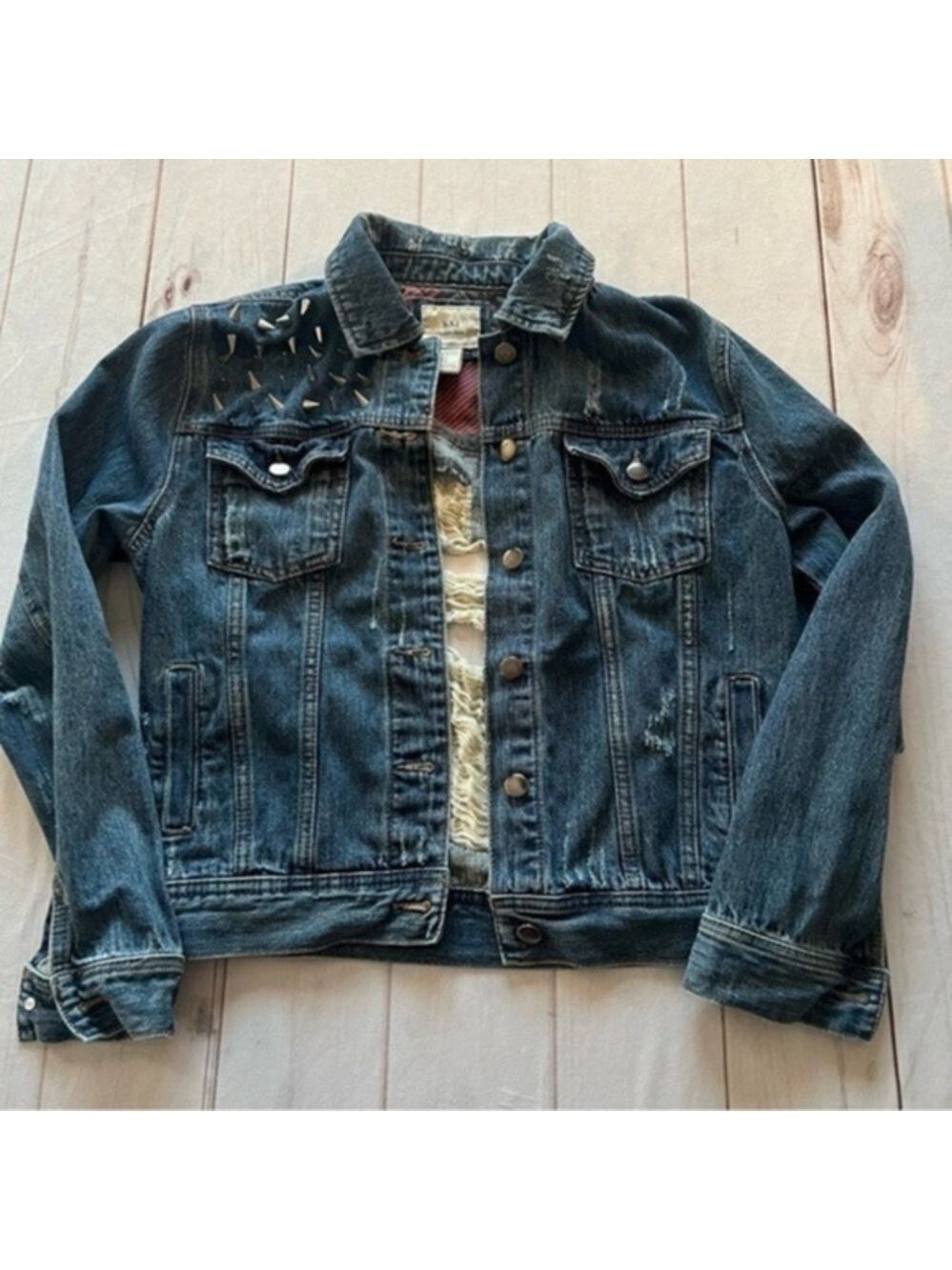 Forever 21 XXI Premium denim Gothic Distressed Studded Denim Jacket Sz S Skater